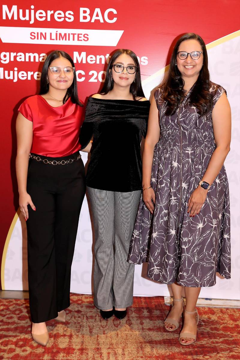 Hary Rios, representante de Caribbean Honduras y Brenda Morales. 