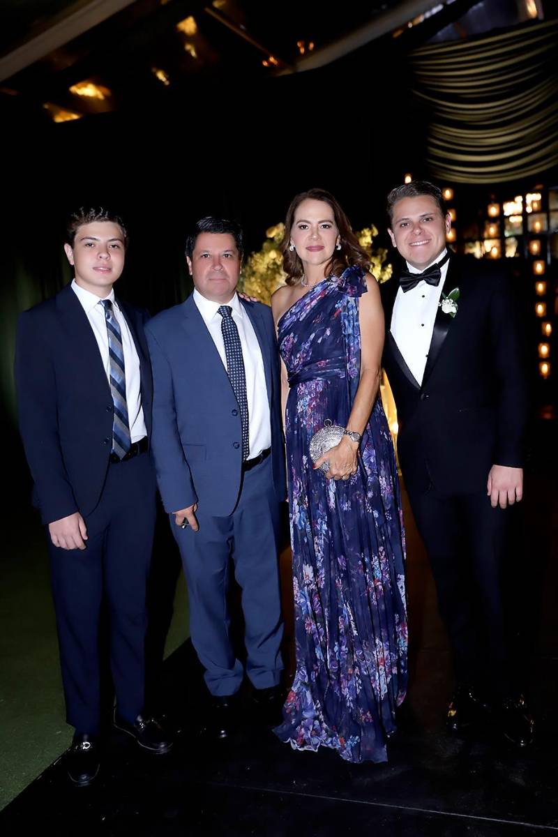 Fiesta nupcial de Allison Rivera y José Armando Erazo