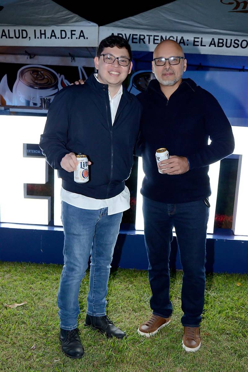 Óscar Solís y Carlos Cáceres.