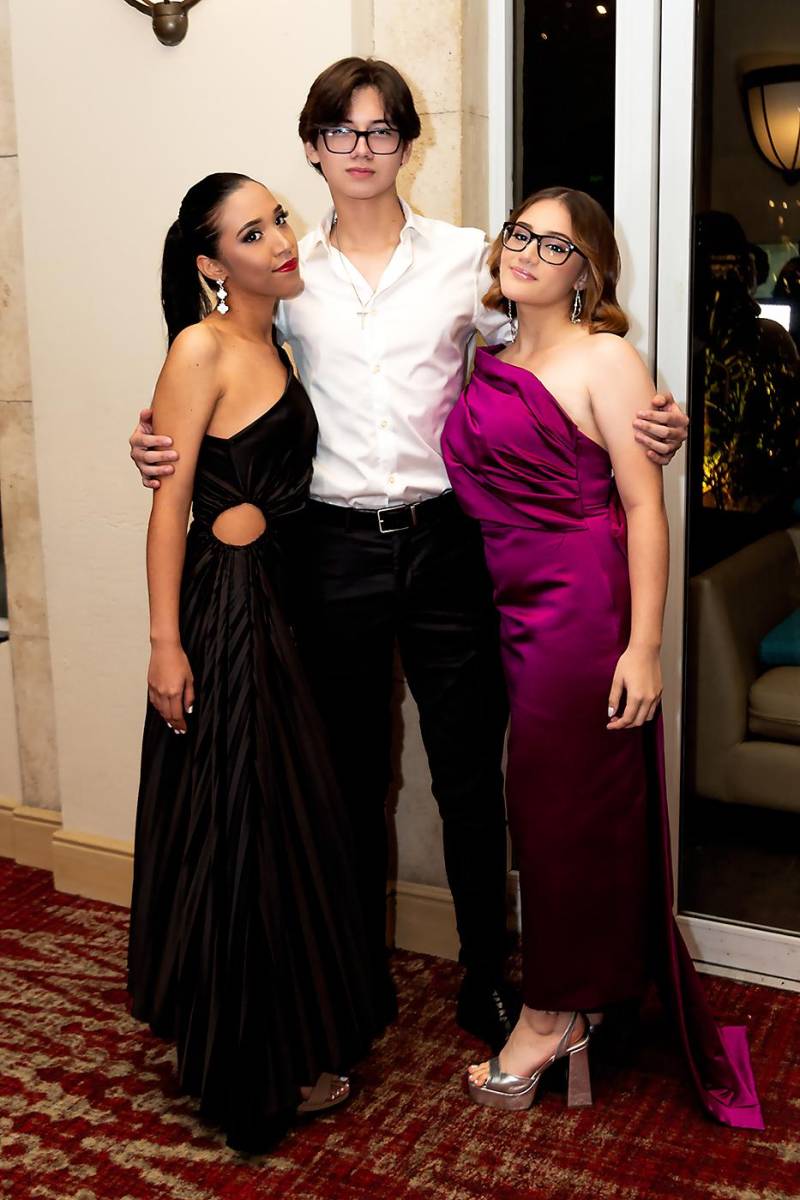 Valeria Sevilla, Diego Mejía y Sara Alvarenga.