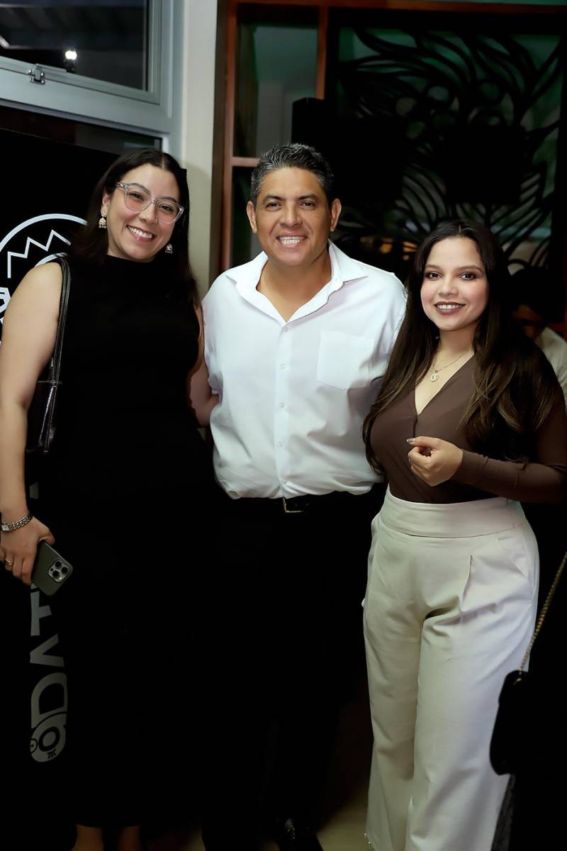 Tali Espinoza, José Alvarenga y Ana Gómez.