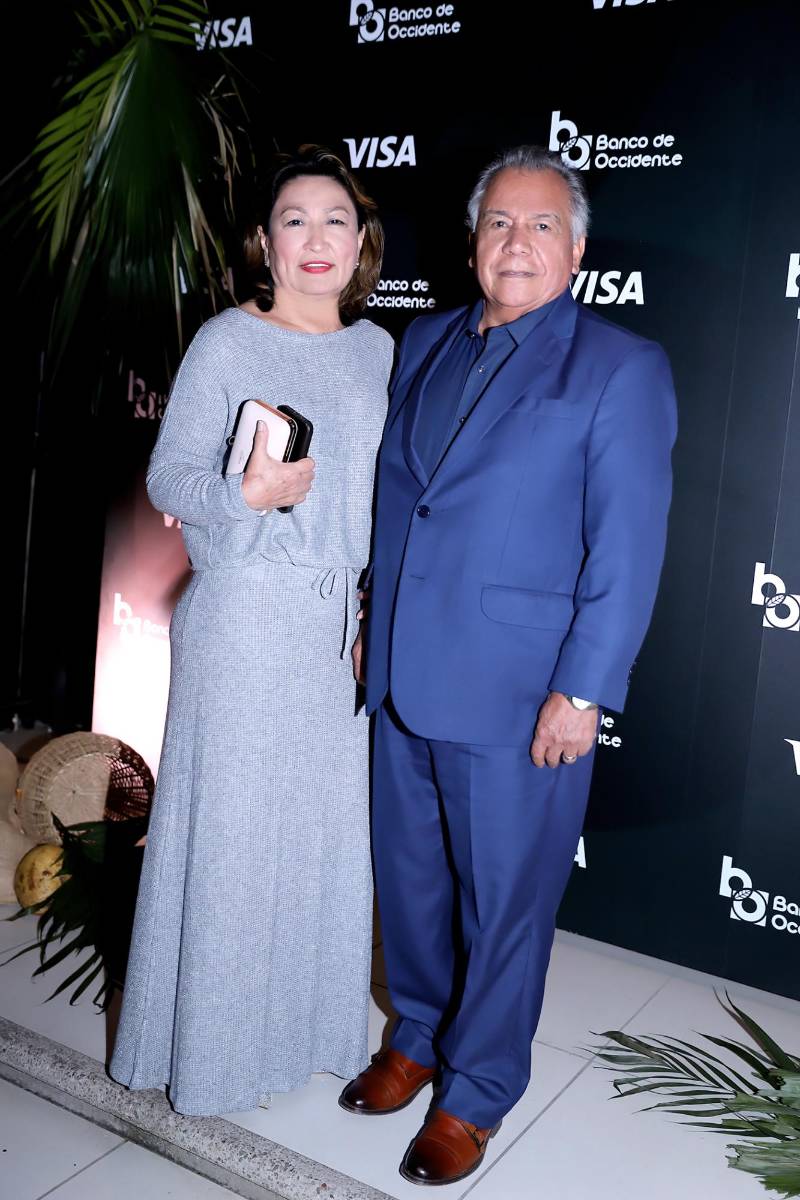 Marcia de Vásquez y Daniel Vásquez.