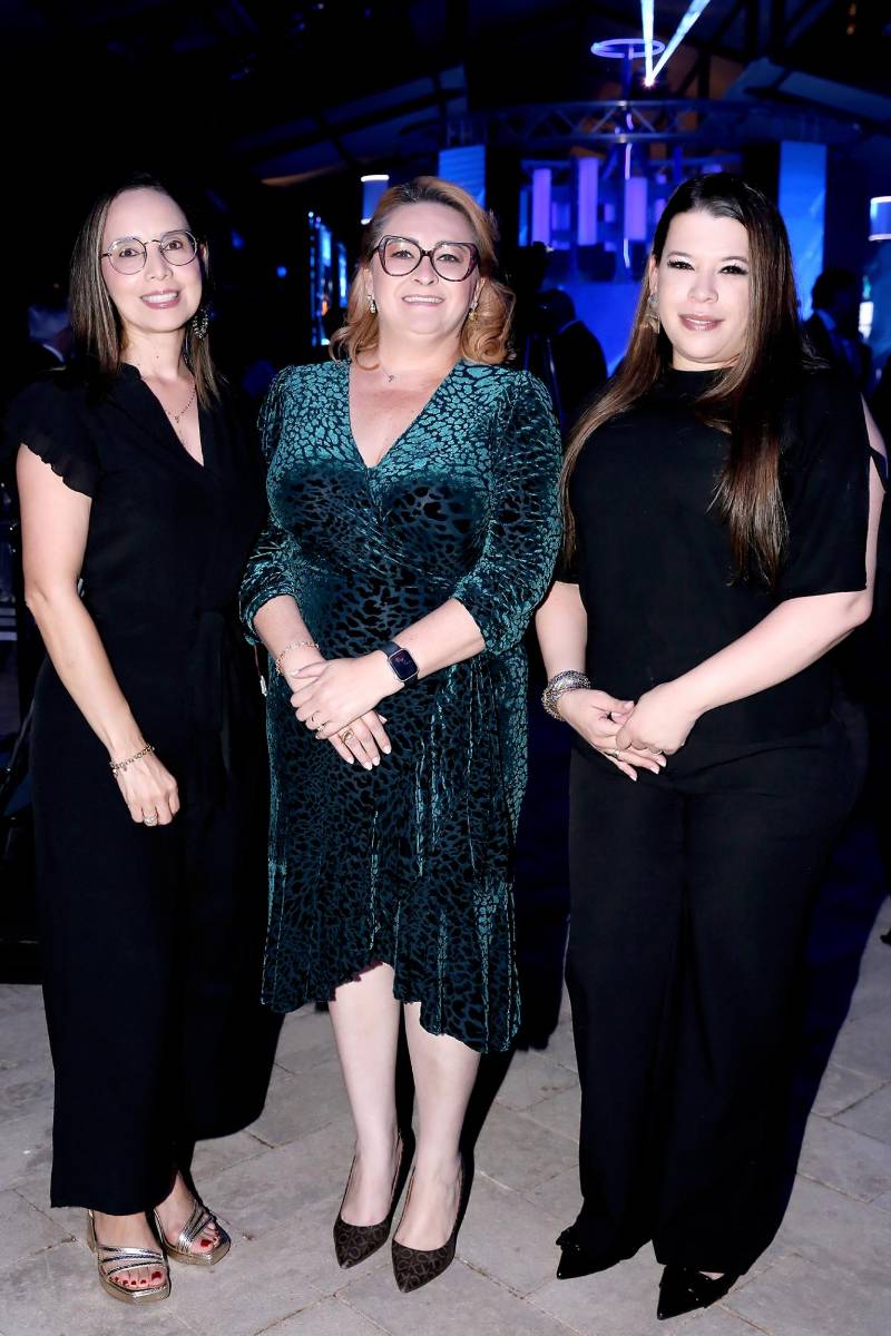 Sandra Martínez, Teresa Torres y Jennifer Rendón. 