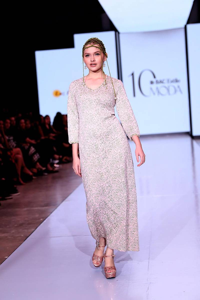 Luz Ernestina Mejía presenta Rosas Azules en la décima edición de BAC Estilo Moda