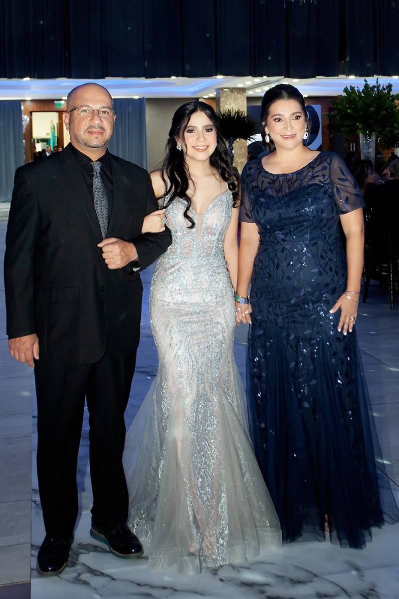  Karl Estévez y Ana Rocío Camacho con su hija Alejandra