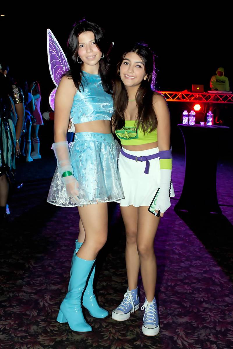 Michelle Larios y Daniela Matute.