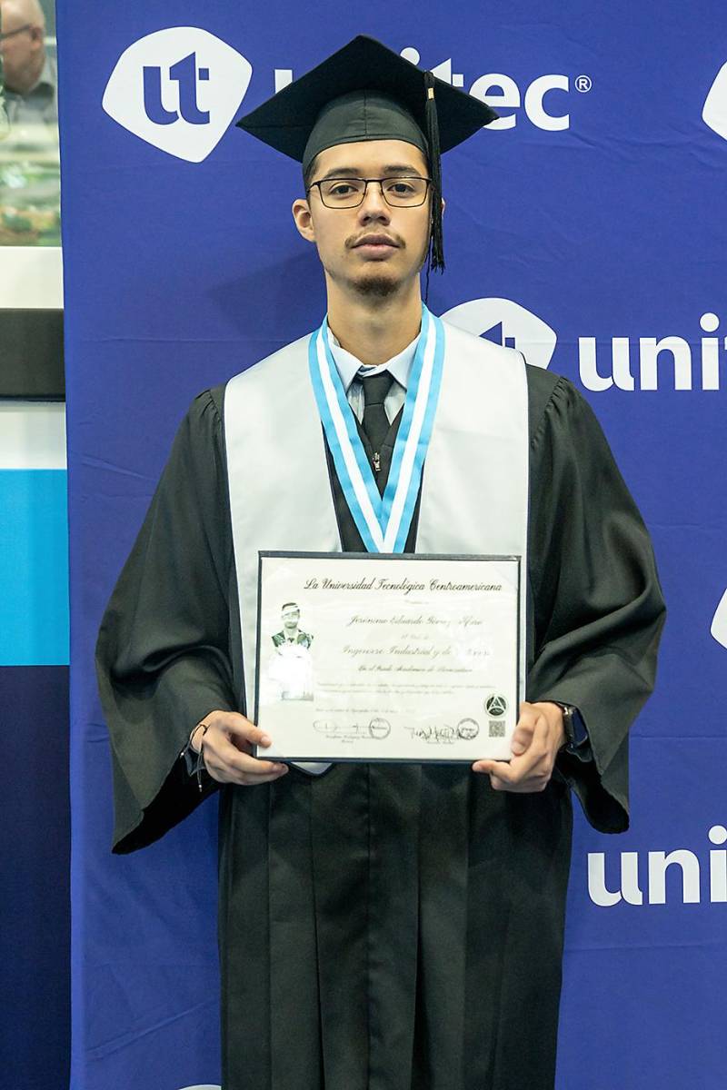 UNITEC SPS celebra la graduación de nuevos talentos y agentes de cambio