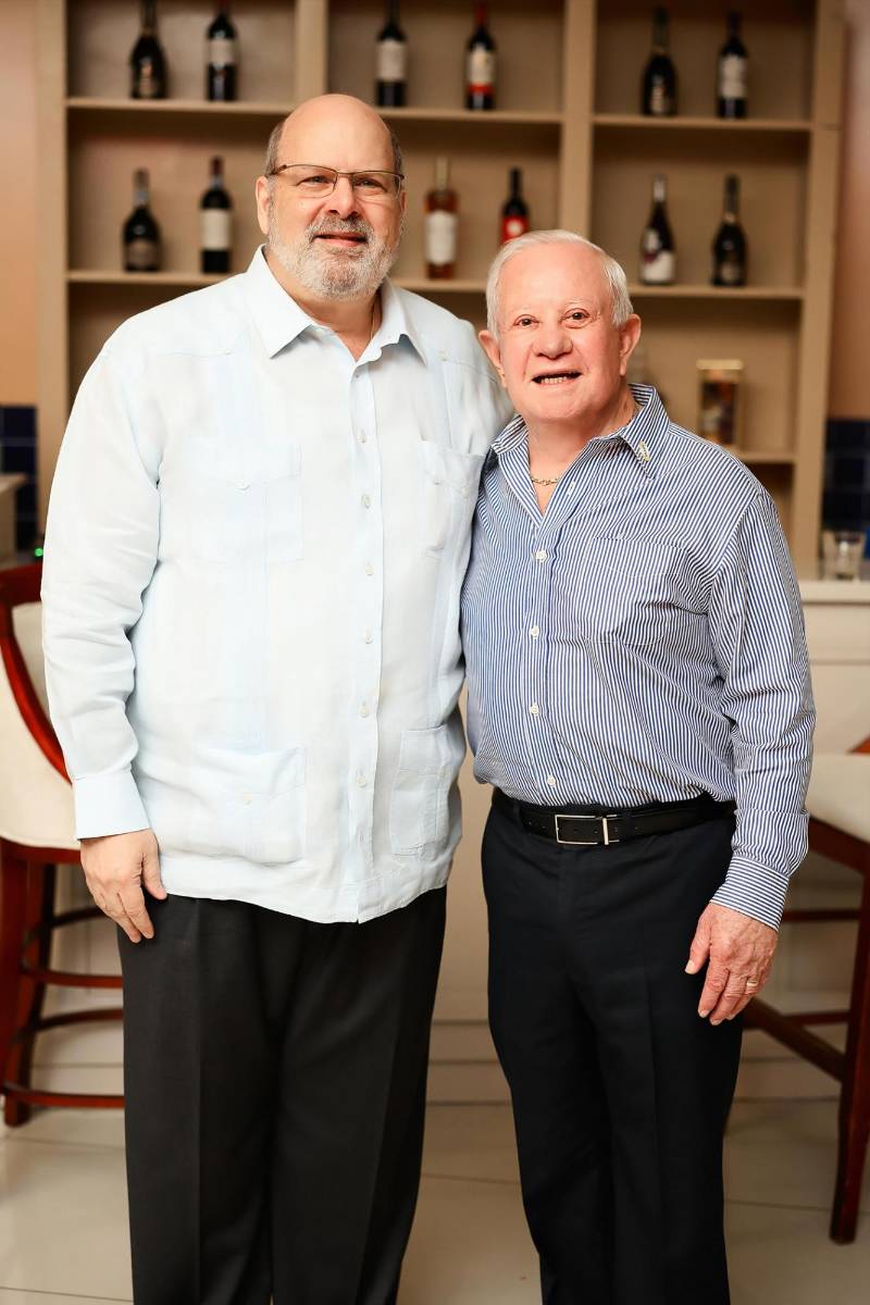 Jorge Canahuati y Roger Valladares.