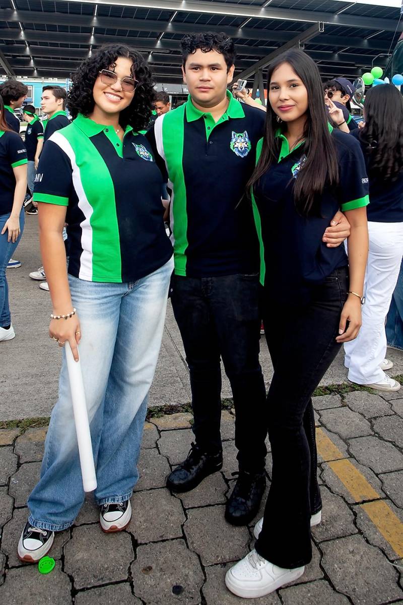 Alejandra Valdiviezo, Marlon Ramírez y Andrea Rivera.
