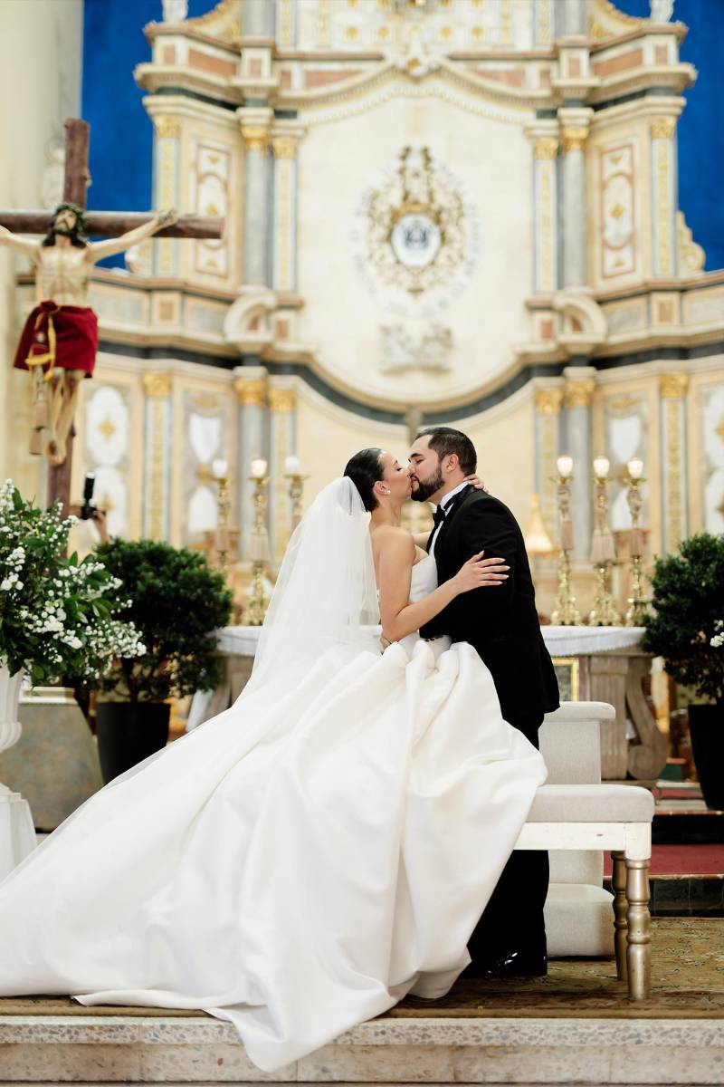 Con un beso sellaron su enlace nupcial 