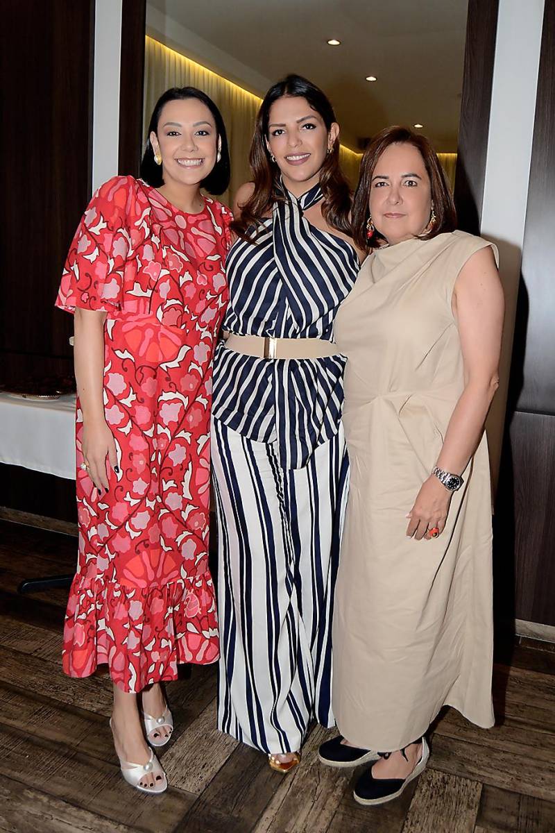 Isabella Rivera, Carmen Danzilo y Roxana Reyes