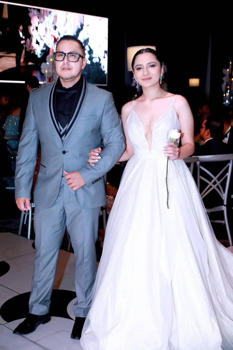 Francia Mendoza y su padre Tirzo Godoy. 