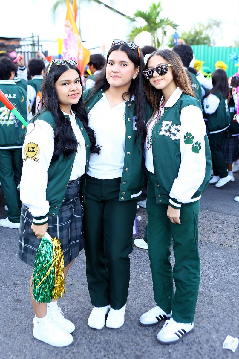 Genesis Tróchez, Adriana Fuentes y Camila Argeñal