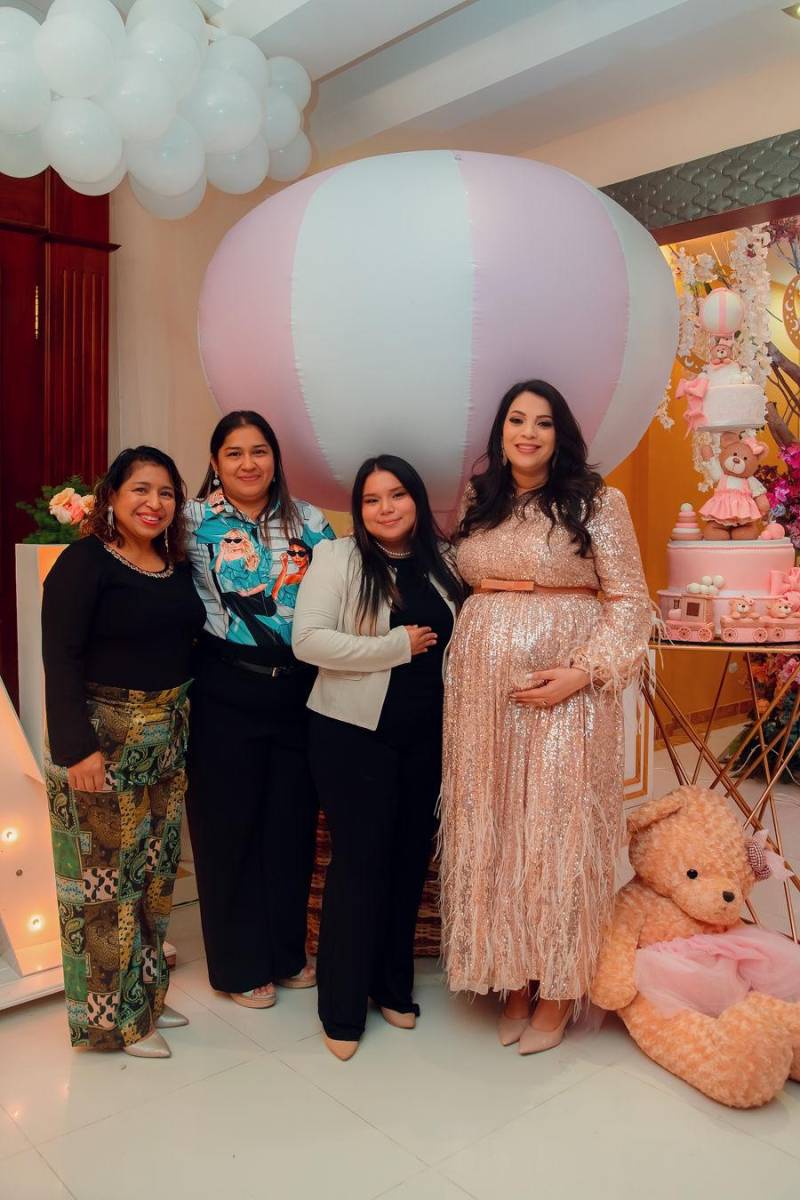 Maira Lainez, Lucy Maldonadoy Angie Lainez