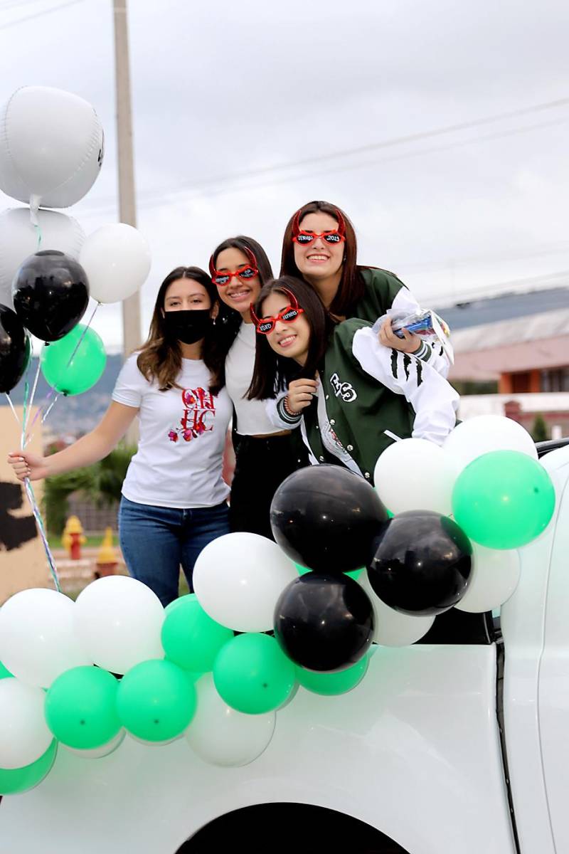 Fabiana Pinto, Valeria Vásquez, Ruth Velásquez y Andrea García