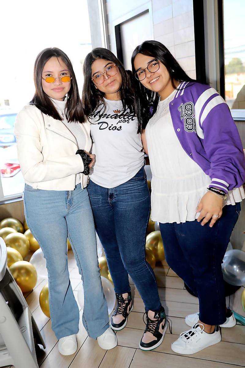Daniela Chinchilla, Kiara Zambrano y Andrea Ortiz
