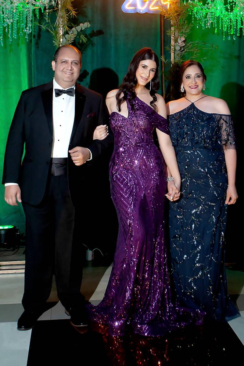 Basem Misleh y Nancy Canahuati con su hija Nayuah Samira