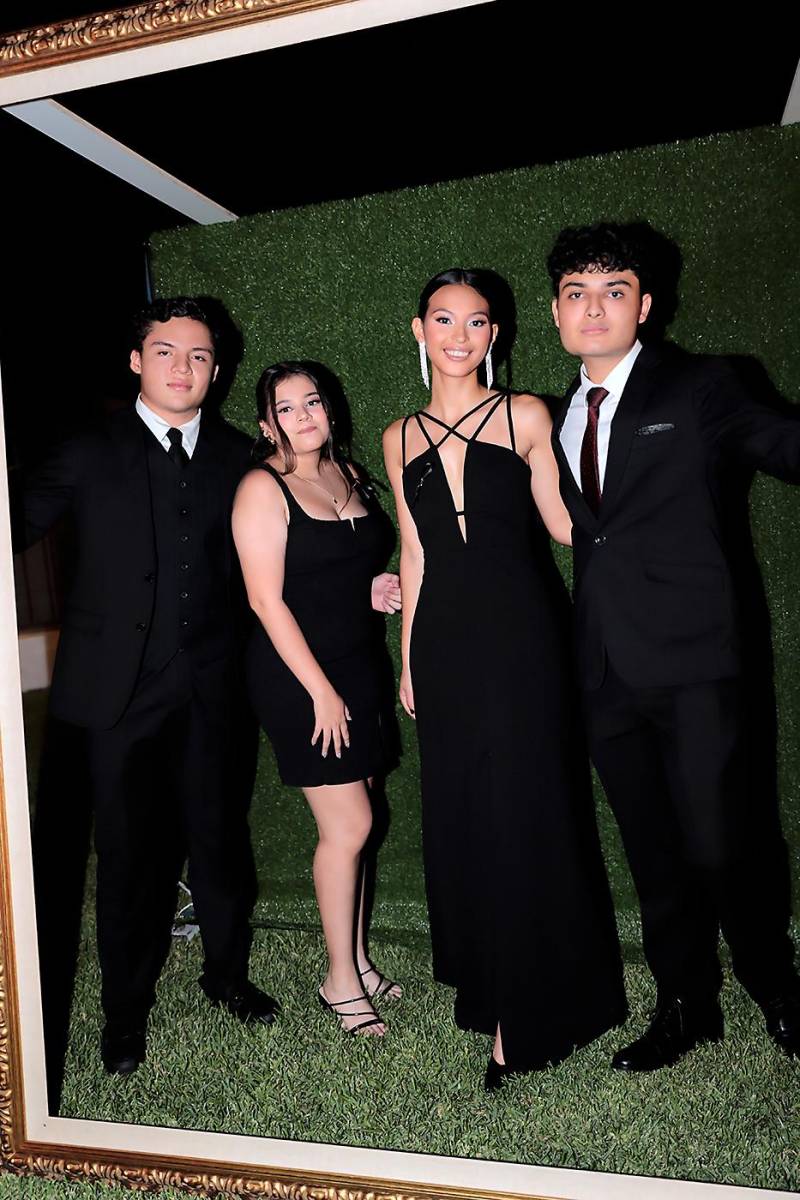 Ángel Batres, Camila Corrales, Isabella Urrutia y Meinhard Bienst.