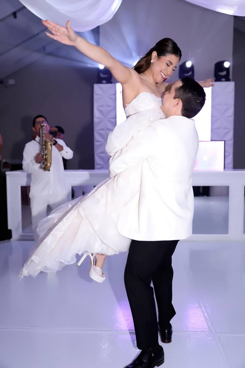 Fiesta de la boda de Paola Perdomo y Denis Cano