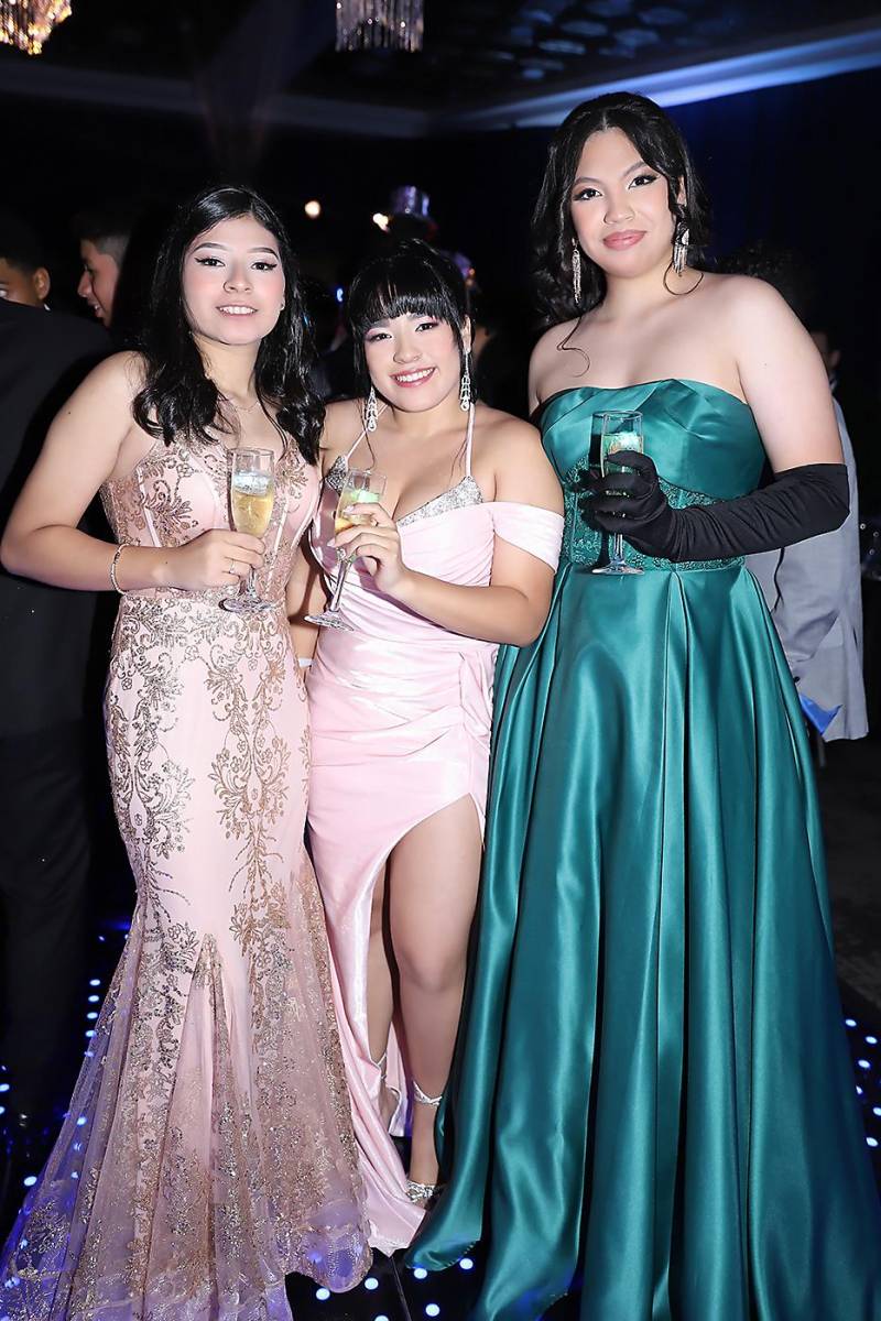 Fiesta de la prom 2024 de Mayan School
