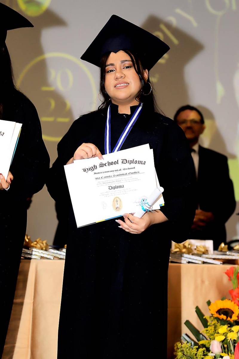 Entrega de títulos de la Intercontinental School 2023