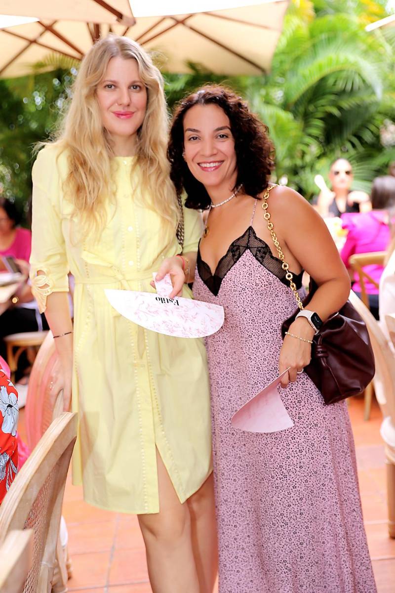 Mila Esquiva y Valeria Cano.