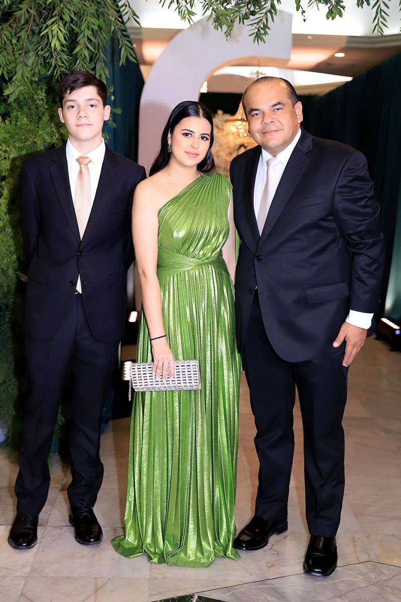Fiesta de la prom 2025 de la Academia Los Pinares