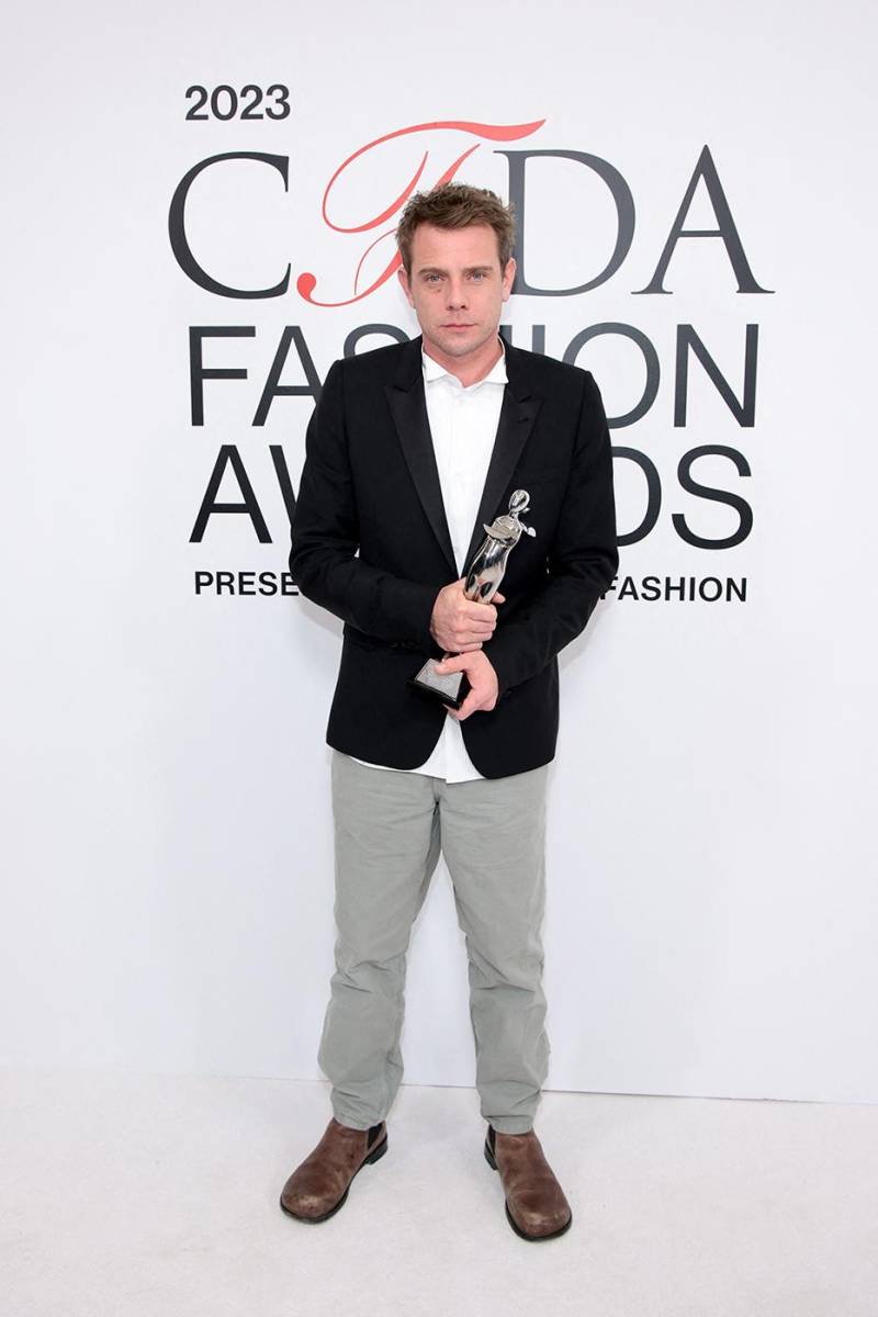 JW Anderson, quien recibió el premio por International Designer of the Year 