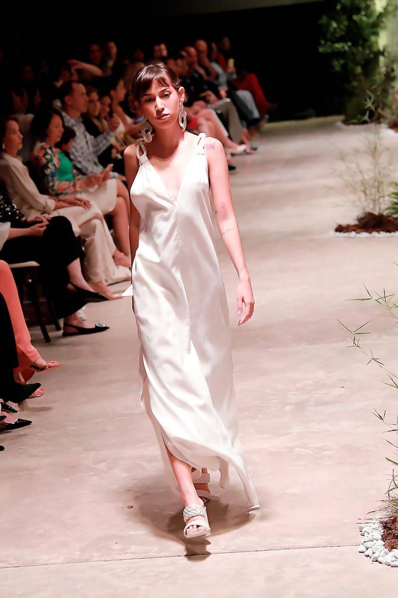 Los desiertos, playas y ambiente cosmopolita de Dubai fueron la inspiración de esta colección de Enrollarte, en la que predominan la elegancia y sensualidad, fieles a su concepto de affordable high fashion.