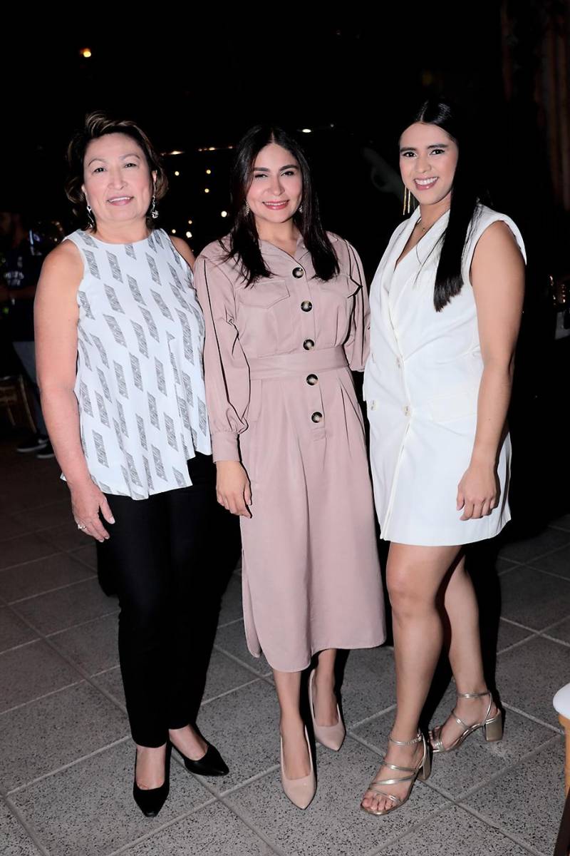 Marcia Vásquez, Yulissa Zelaya y Norma Farías.