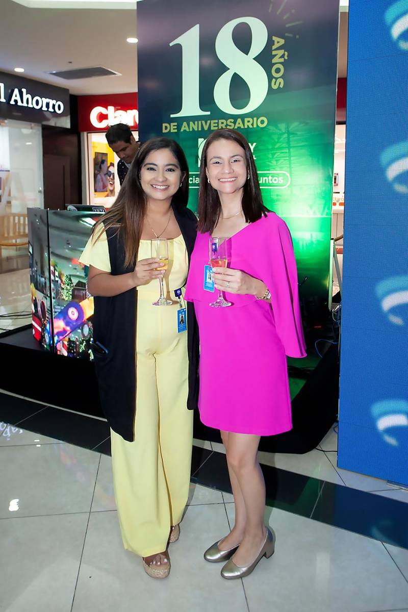 Rachel Handal y Maricruz Rivera.