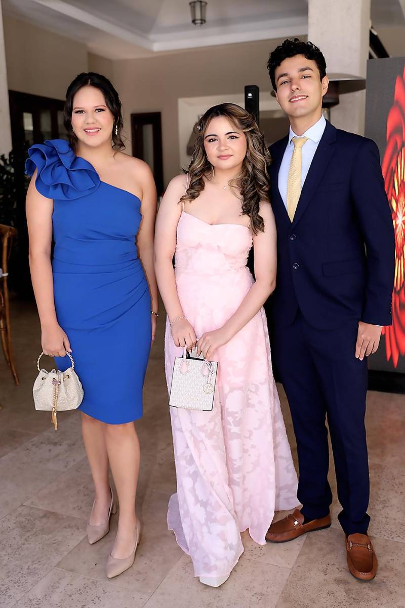 Natalia Fúnez, Fernanda Urrutia y Gustavo Álvarez.