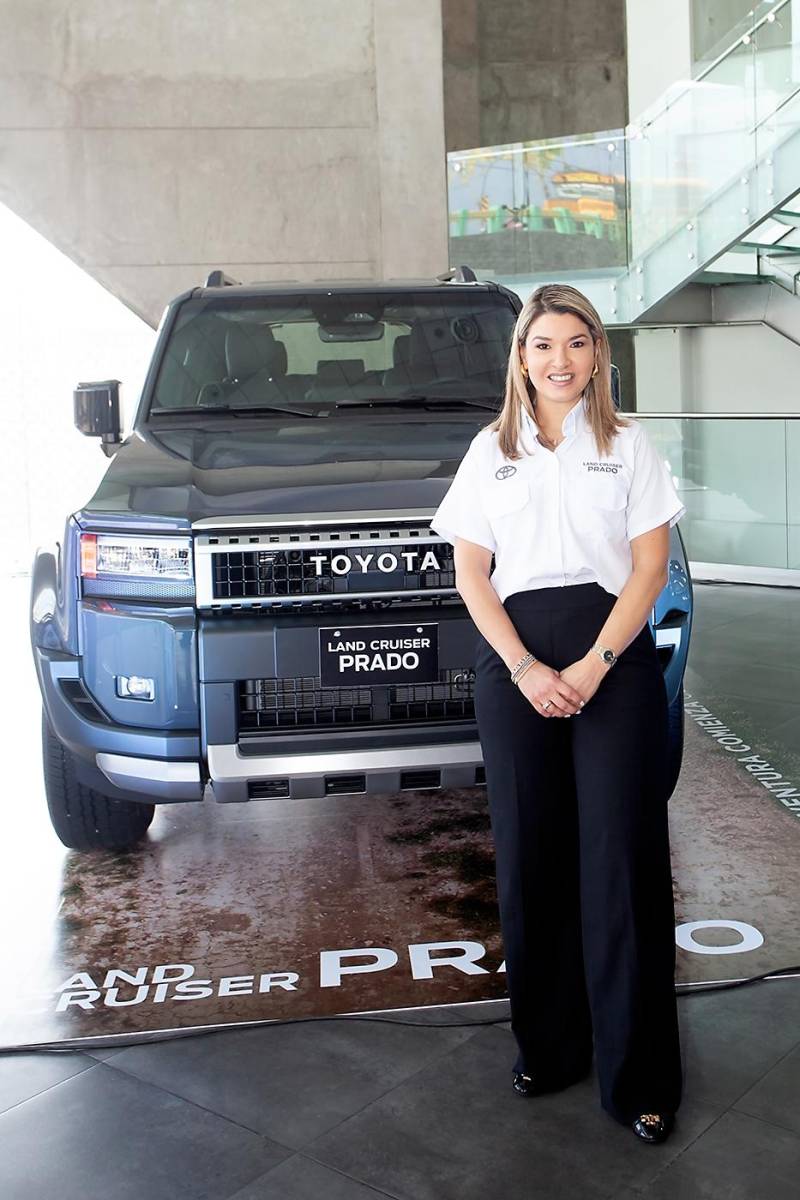 ¡Explora nuevos horizontes con el renovado Land Cruiser Prado 2025 presentado por Corporación Flores, distribuidor exclusivo de TOYOTA en Honduras! Con 3 modos de manejo adaptables a cualquier terreno, desafía cada obstáculo con confianza respaldado por la tecnología de vanguardia de Toyota. Prepárate para una experiencia de conducción sin límites. 