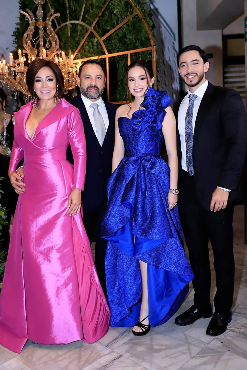 Fiesta de la prom 2025 de la Academia Los Pinares