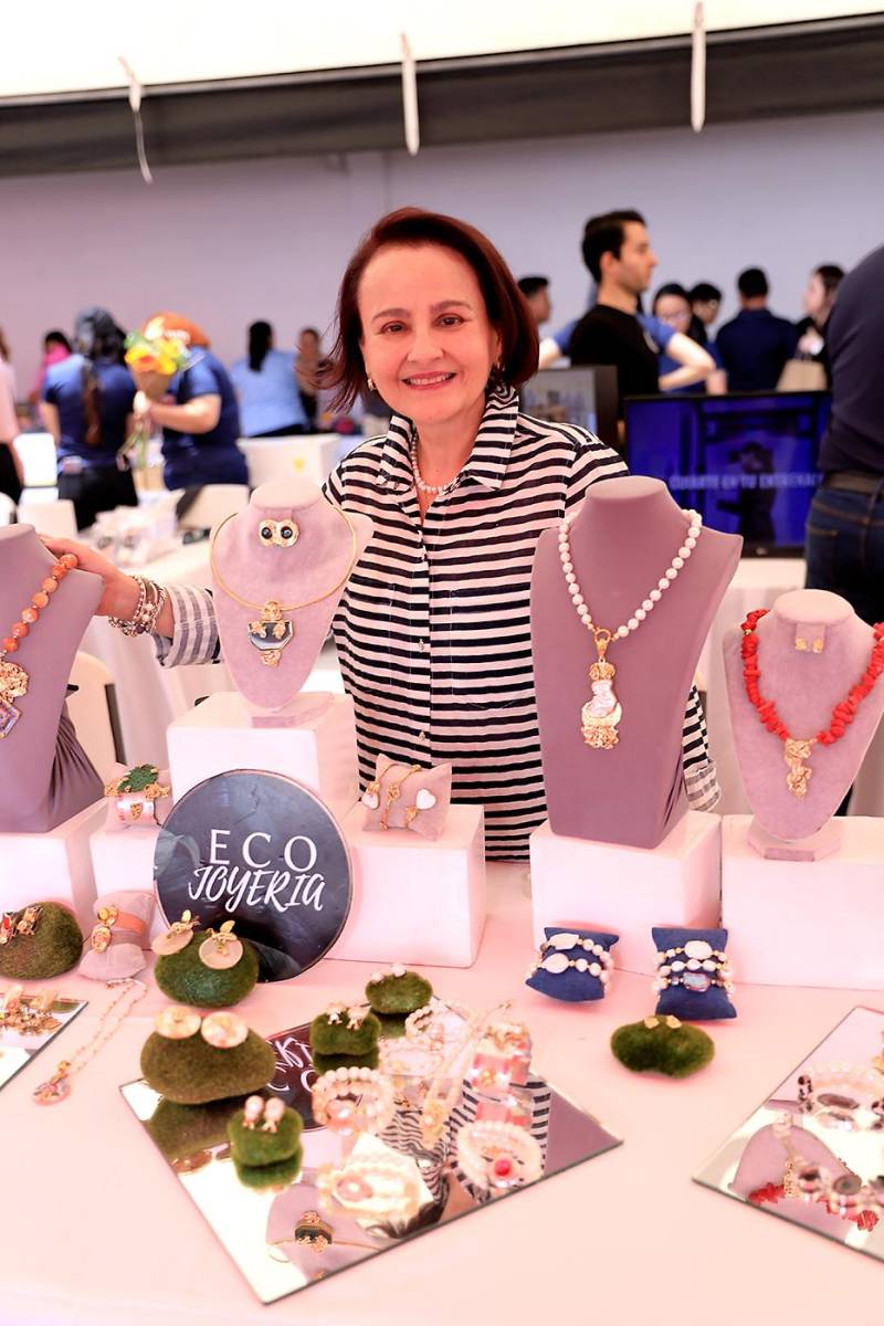 Grupo Flores realizó con éxito Bazar “Creciendo Juntos”