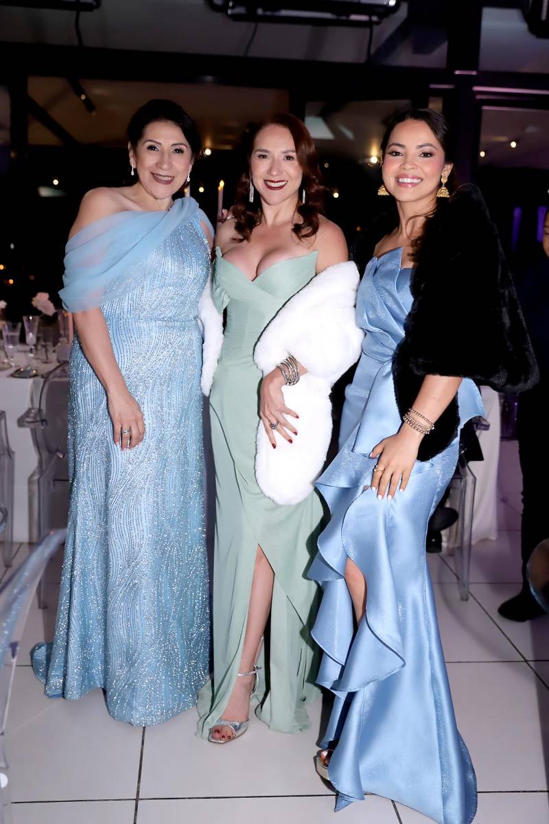Patricia Lazo, Vanessa Lazo y Nicole Sosa.
