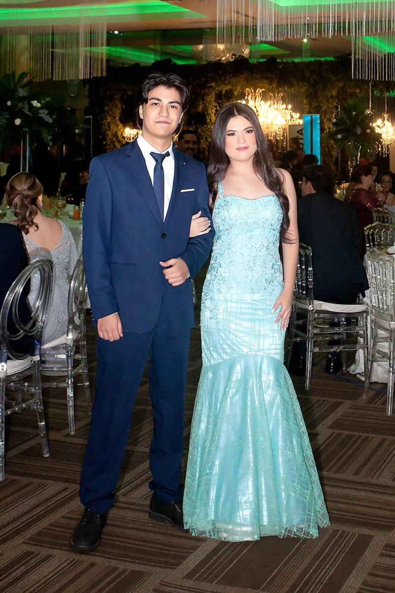 Jonathan y su hermana Alejandra Fajardo.