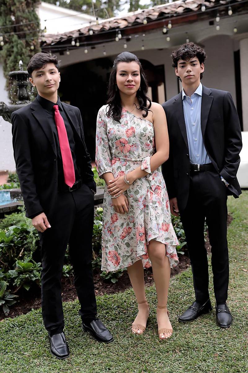 Joshua Zúniga, Daniela Ventura y Adrián Bulnes. 