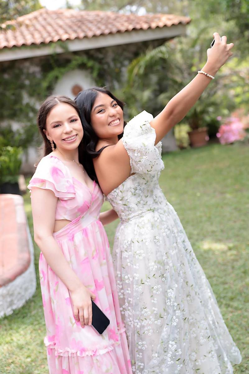 Daniela Trochez y Esther Romero.