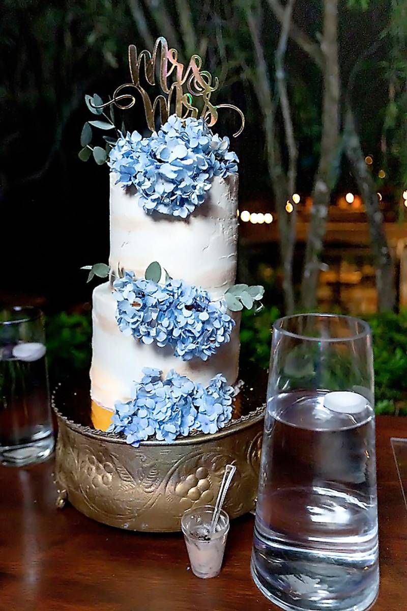  Naked con hortensias azules por Braulios Bakery
