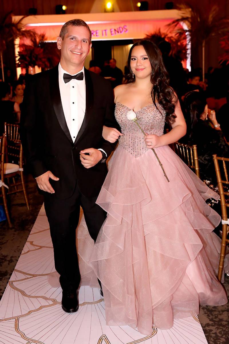 Daniela Yuja y su padre Lester Yuja. 
