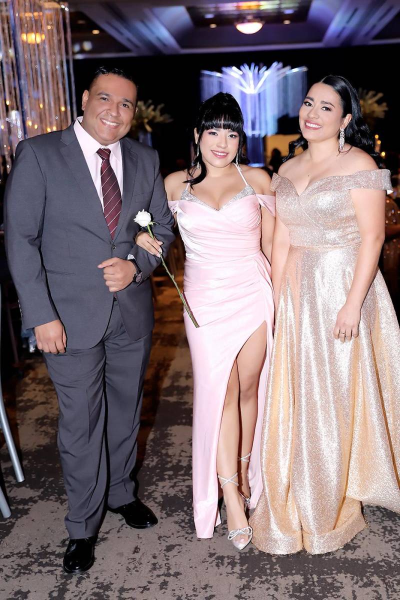 Desfile padres e hijos de la prom 2024 de Mayan School