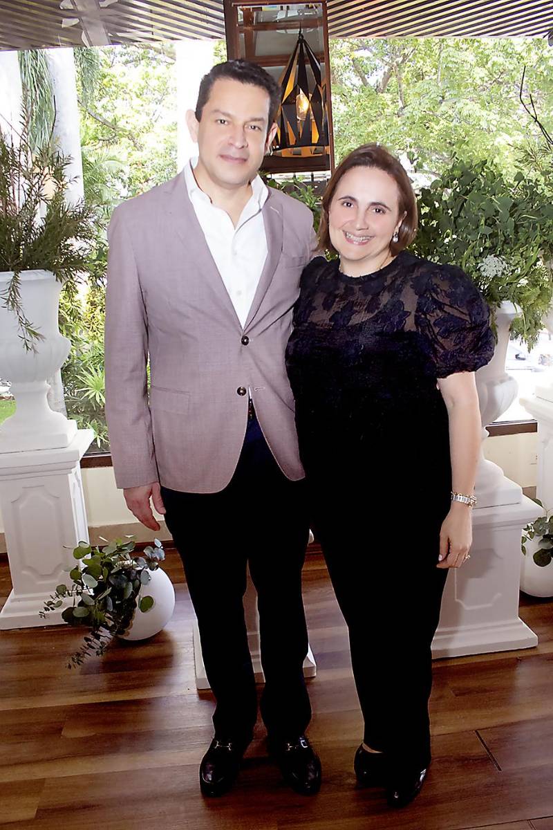 Manuel y Michelle Romero 