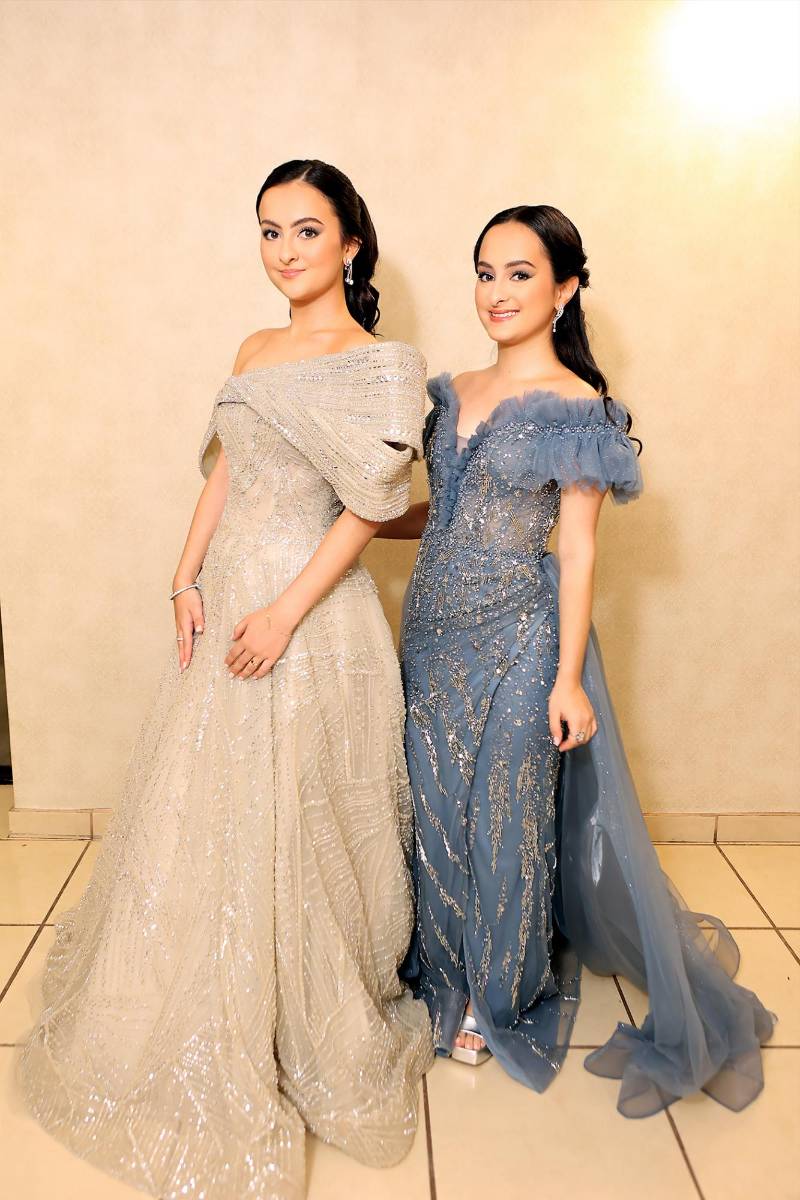 Michaela Simón y Mia Simón.