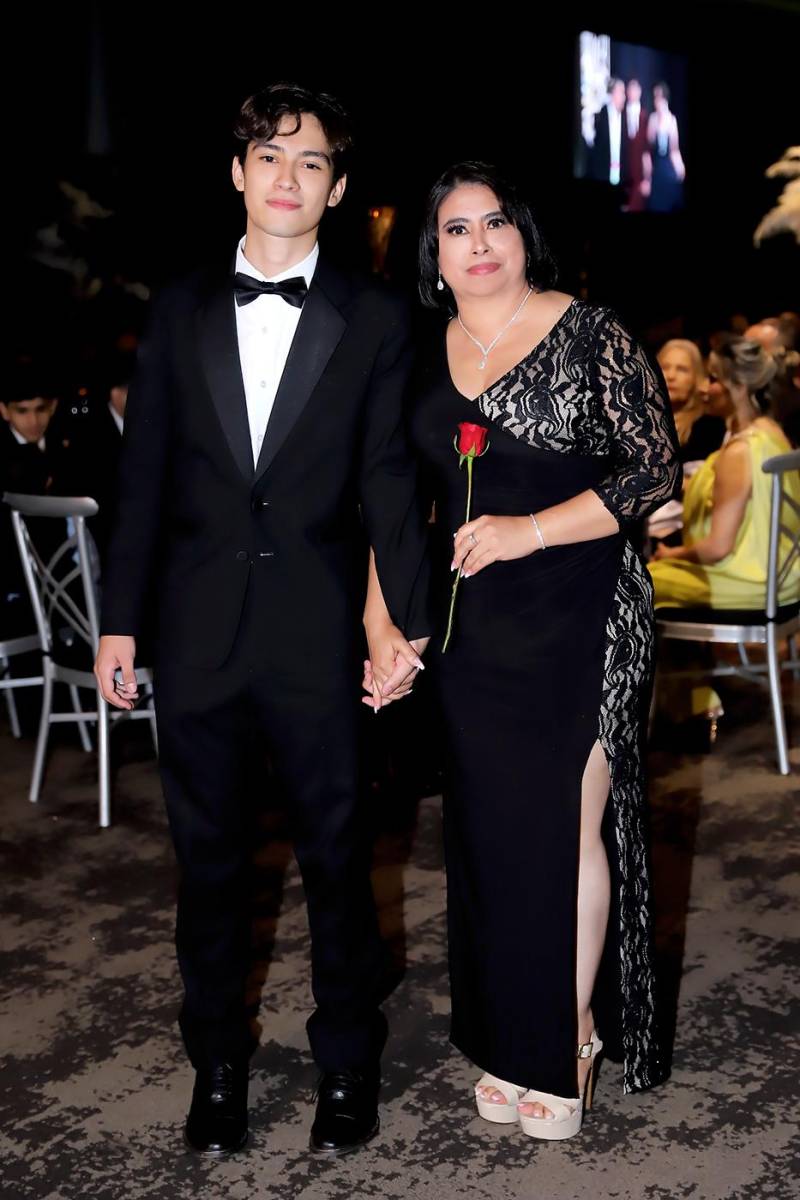 Johann Andino y Lesly León. 