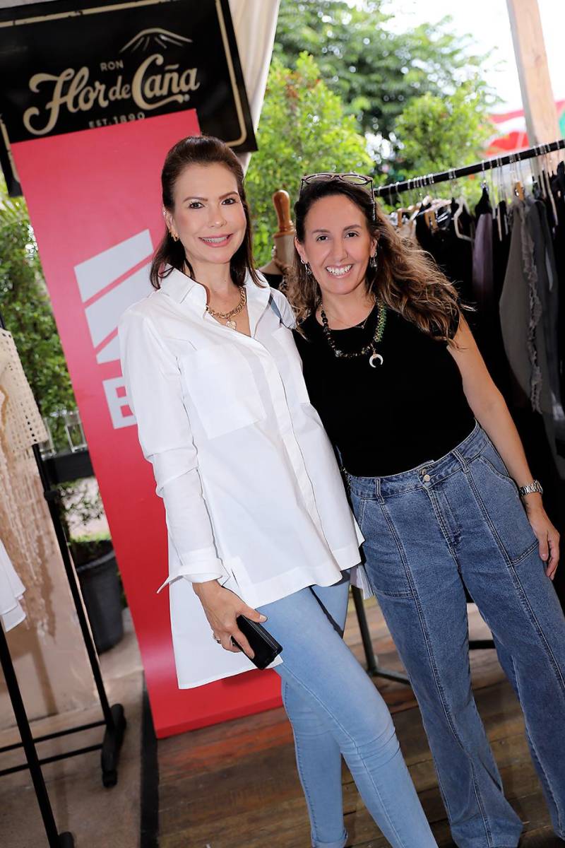 Cecilia Bertrand y Gabriela Zelaya.