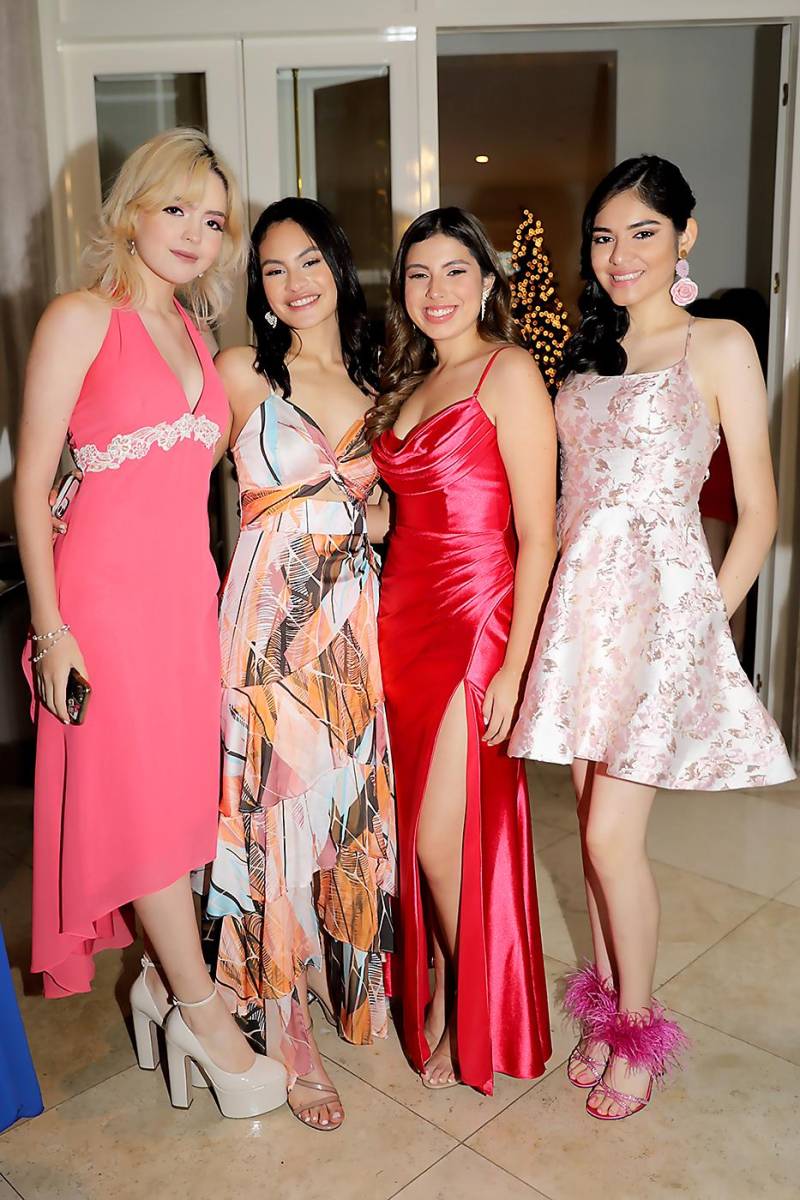 Irene Vásquez, Giulianna Urrutia, Isabella Garcia e Isabella Mendoza