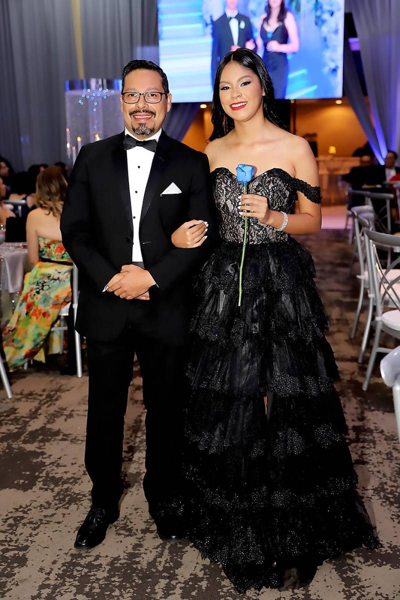 Sofía Alejandra Escobar Márquez con su padre Omar Escobar