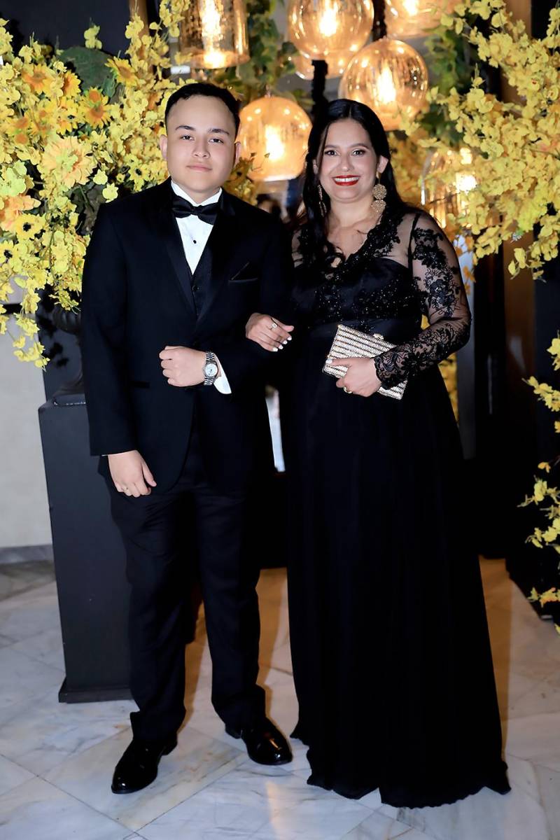 Invitados de la prom 2025 de La Estancia School