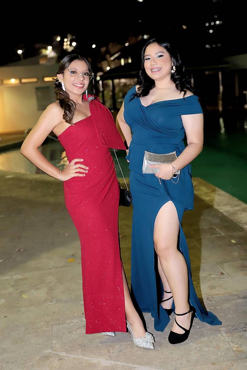 Ariana Ramos y Leslie Rosa.